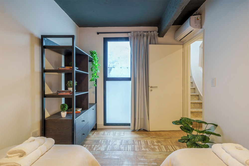 MOT Chic Haus