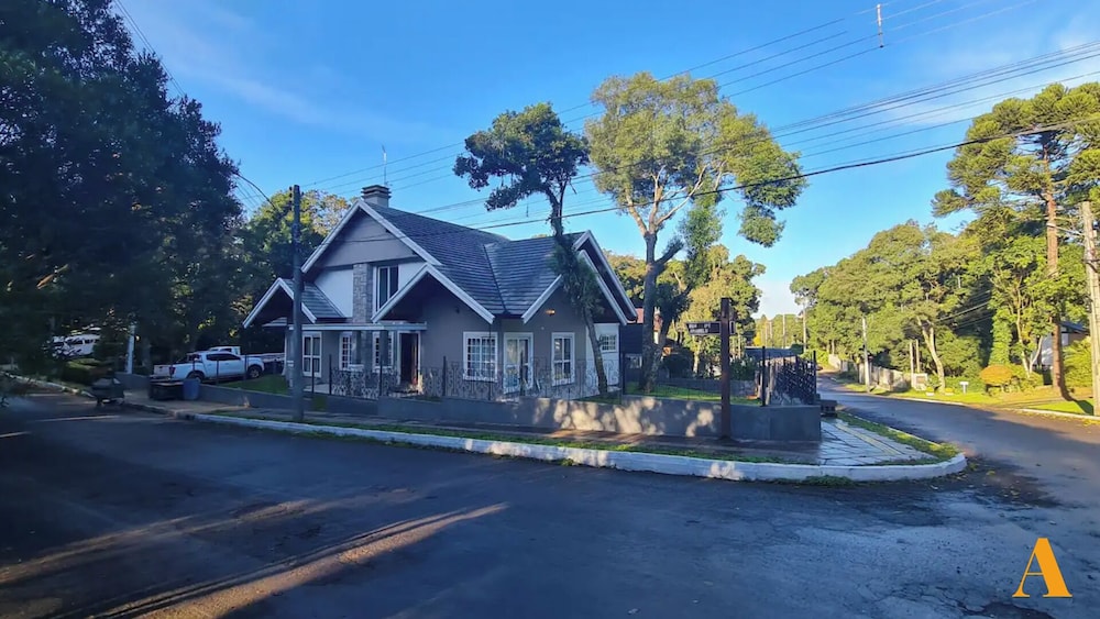 Casa Charmosa em Gramado 4 Qtos Lareira