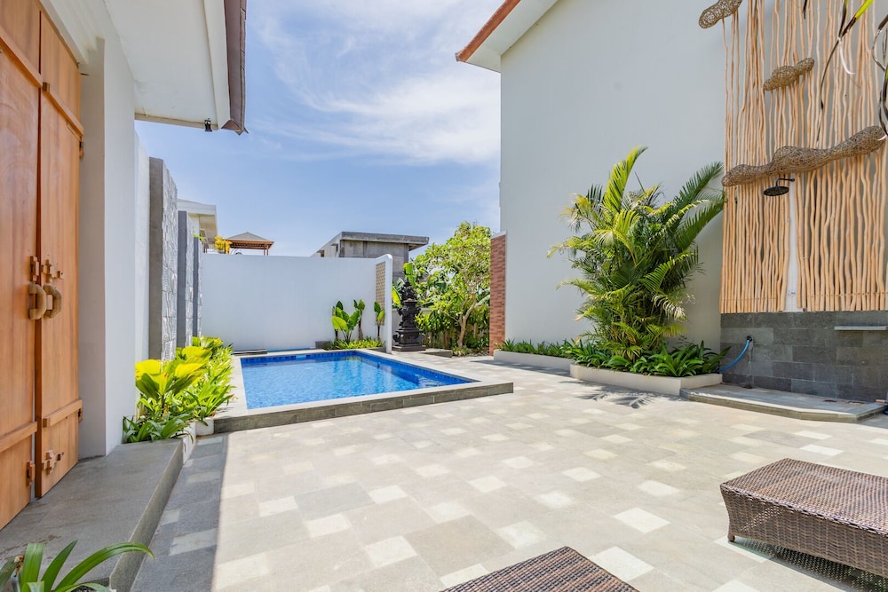 Kubu Deandari Guest House