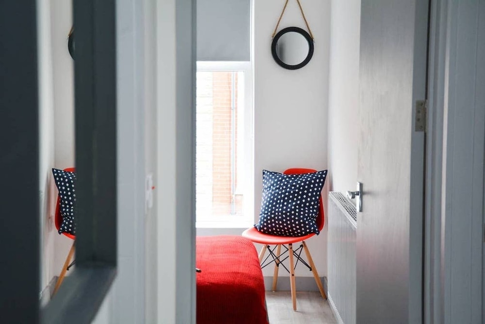 Pearl House Cardiff -  Apartment 4 view 3