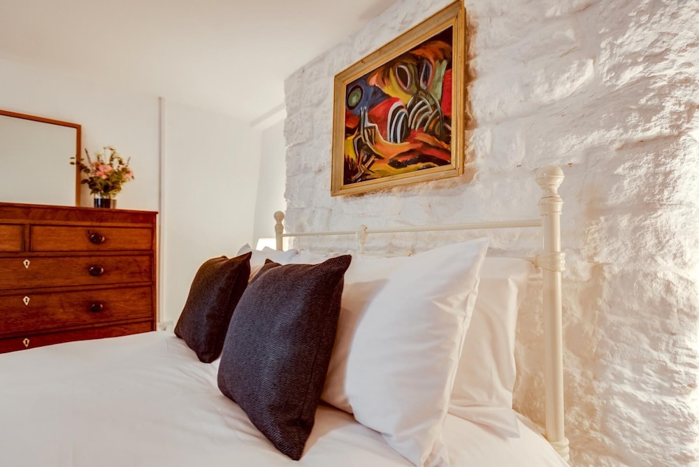Oxford Vacations - The Summertown Studio 1 Bedroom Kitchenette - Property Image 24