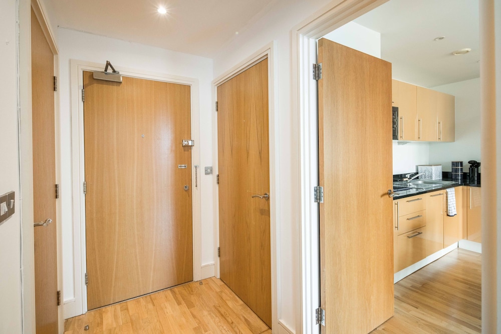 Immaculate 1-bed 1-bath Apartment in London Area