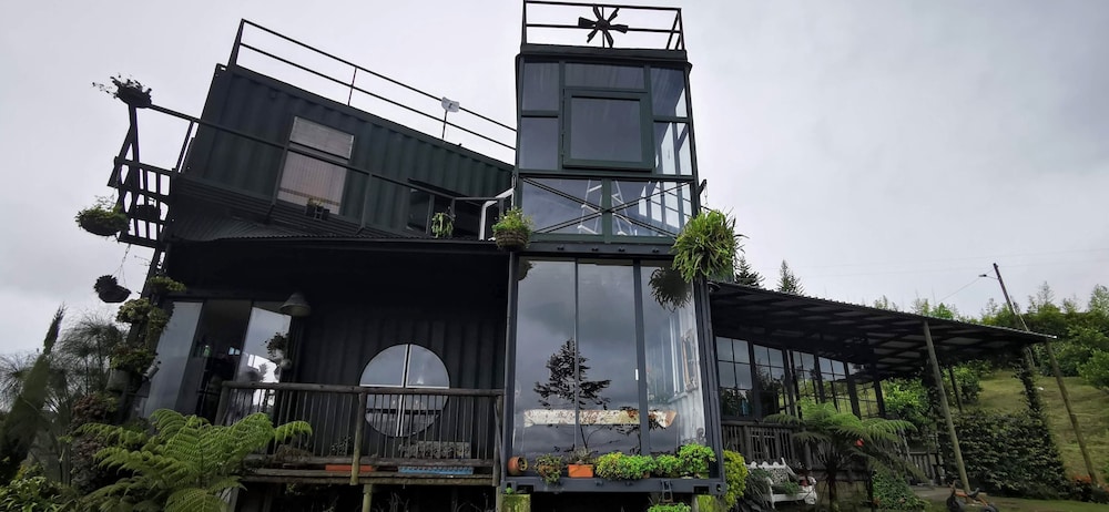 HOBBIT HOTEL