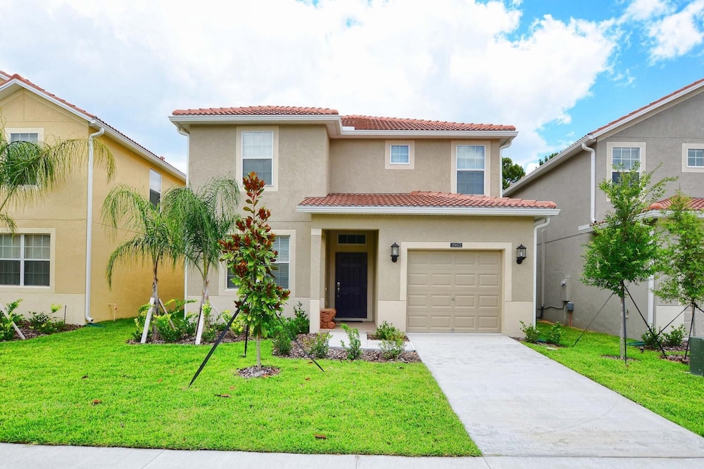 Spacious Vacation Home With Pool Jacuzzi Near Disney view 4