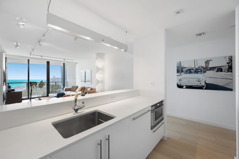 Luxury Vacation Rentals in South Beach by LRMB