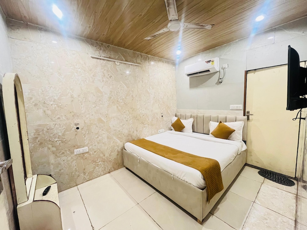 Roomshala Hotel Golden Residency