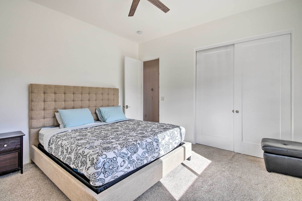 Desert Views, Fire Pit: Serene Phoenix Getaway view 2