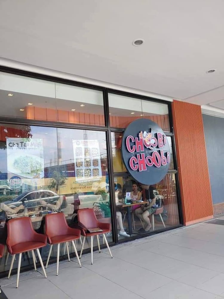 1br condo at mactan near the baech