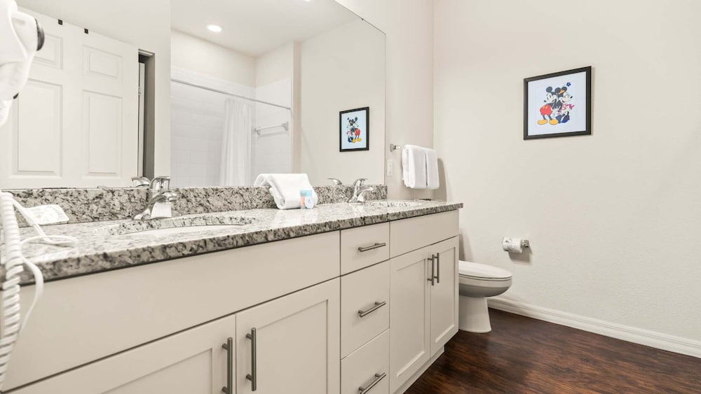 Upstay Modern 3BR Townhome w Pool Near Disney