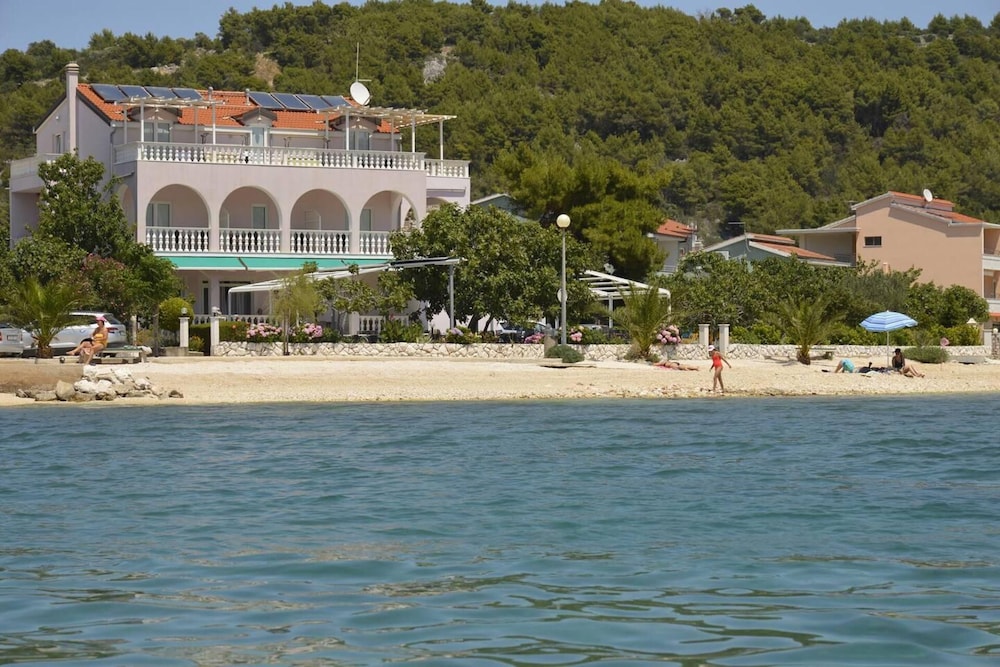 2-bed Apartment in Poljica Straight on Beach