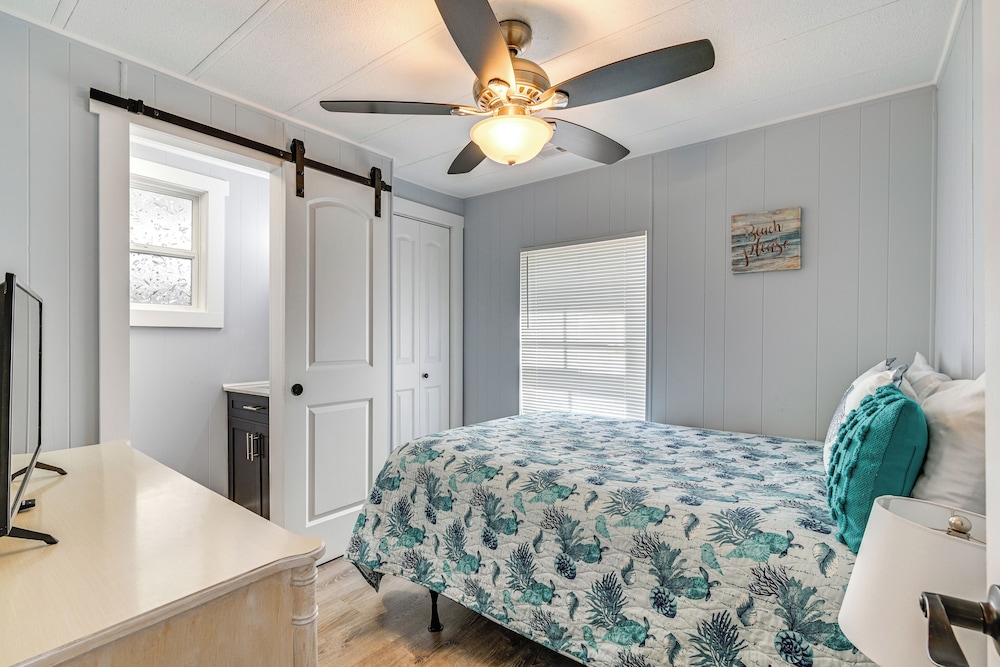 Community Pool & Beach Access: Surfside Beach Home view 3