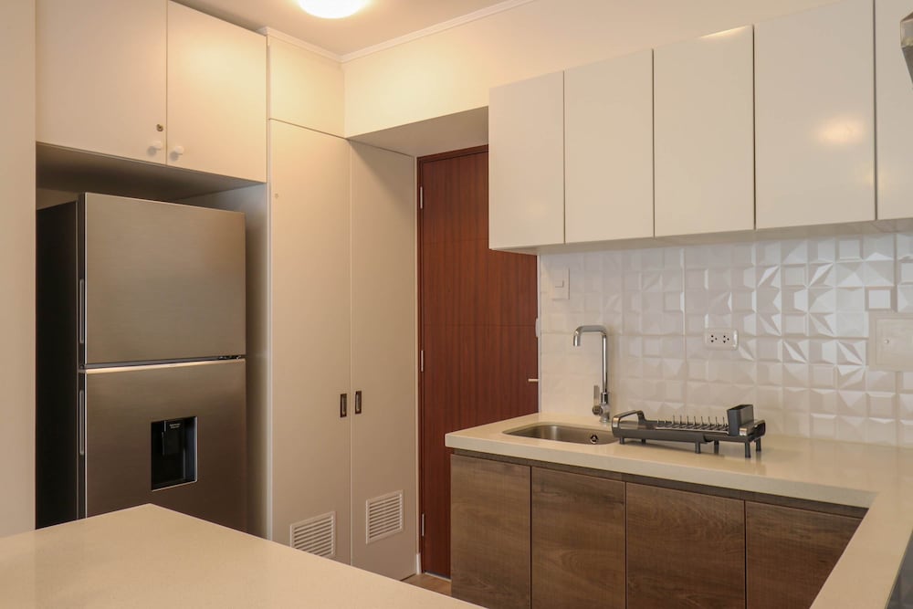 w Stylish 1BR w Balcony in Trendy Barranco