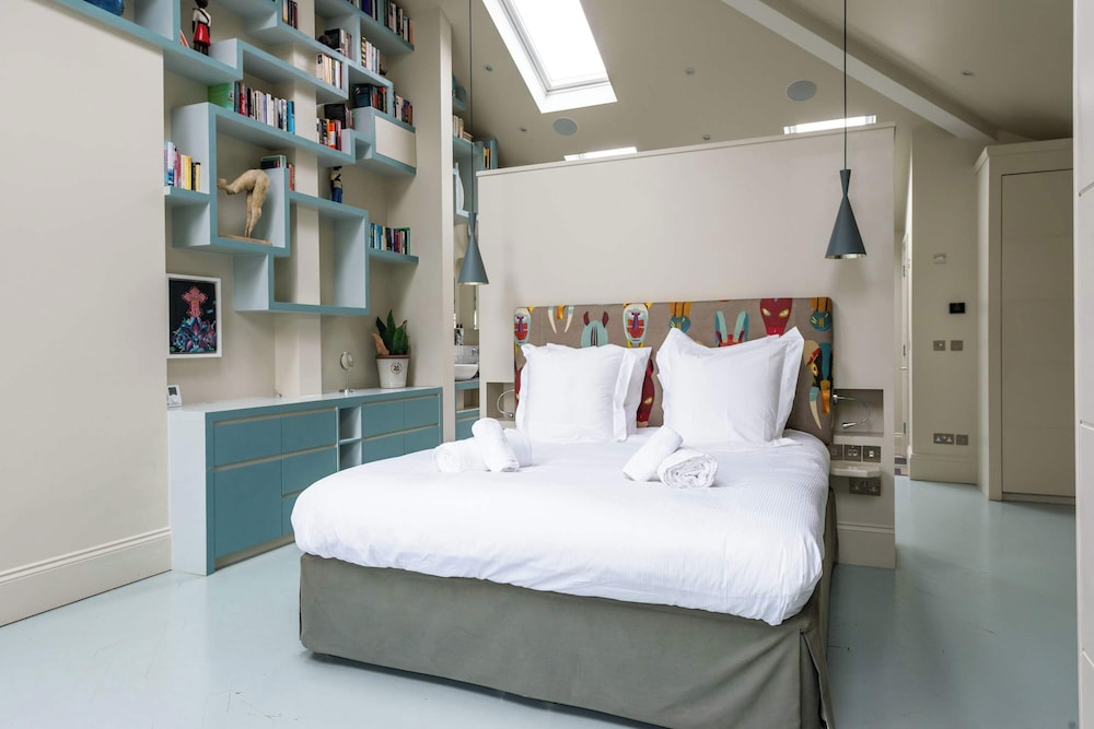 Fantastic 4 Bed House in Iconic Camden