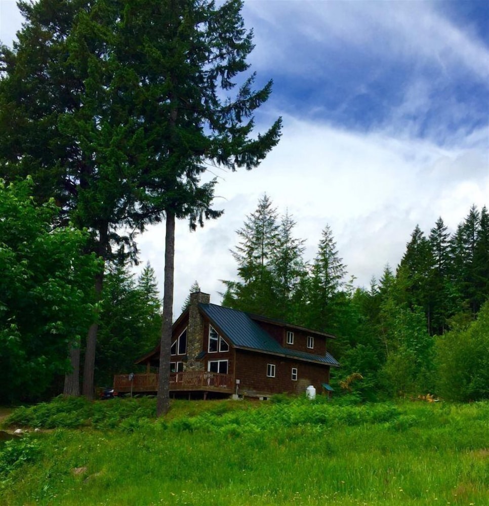 River Rock Mountain Cabin view 3