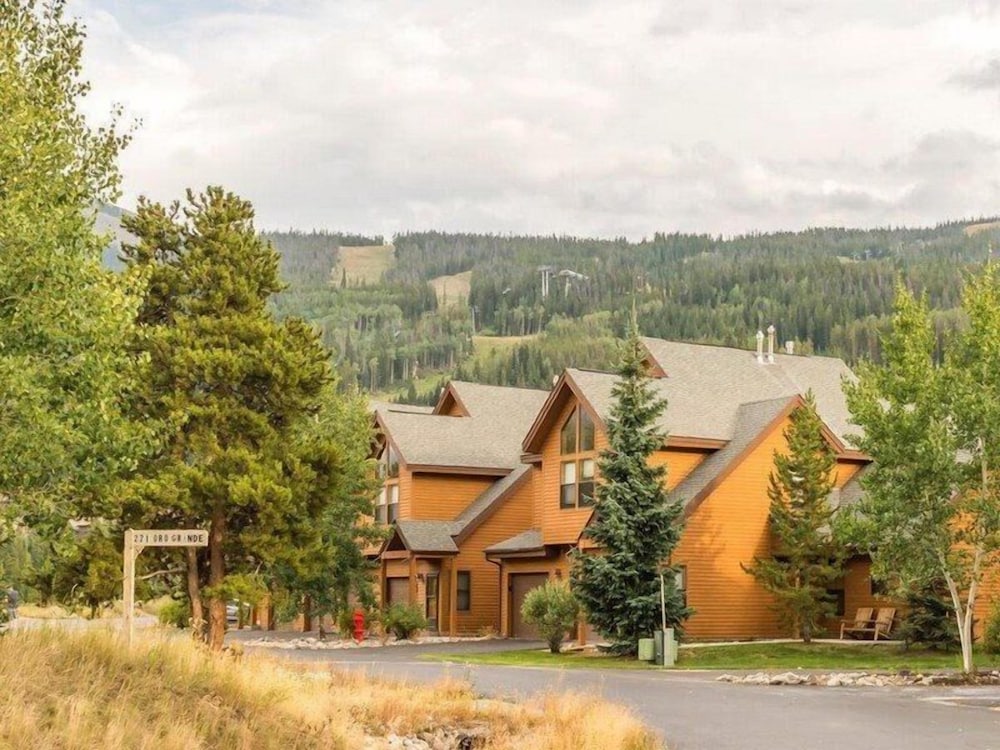 Snake River Village 3 Bedroom Apartment by Key to the Rockies