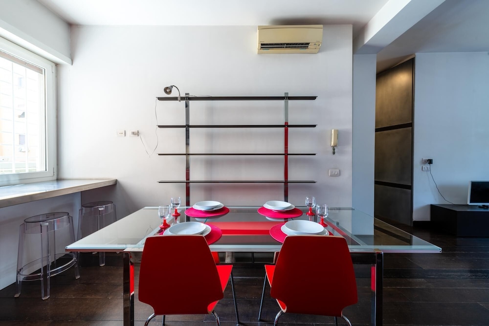 Casa di Ele in Rome With 1 Bedrooms and 1 Bathrooms
