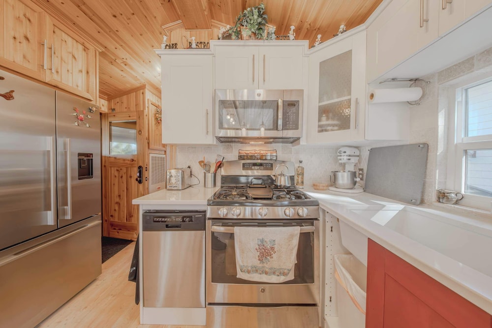 Eagles Nest Cabin Cozy Mountain Retreat for 4