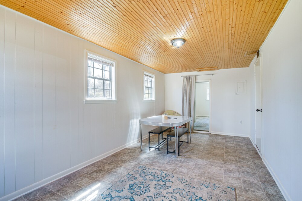 Oxford Getaway: Walk to Oxford Square! - Property Image 3