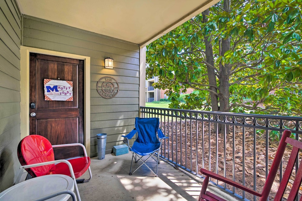 Oxford Vacations - Oxford Condo  1 Mi to Ole Miss  The Grove! - Property Image 7