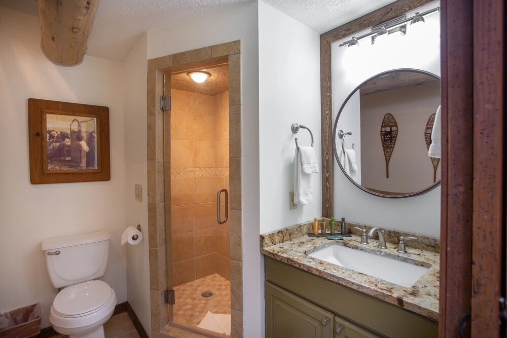 Pine Inn at Trail's End Lodge - Three Bedroom Residence with Den and Spa #5 3 Condo