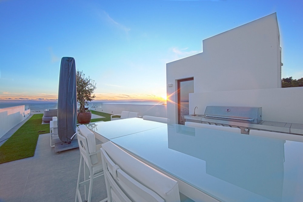 Villa in Marbella With Private Heated Pool