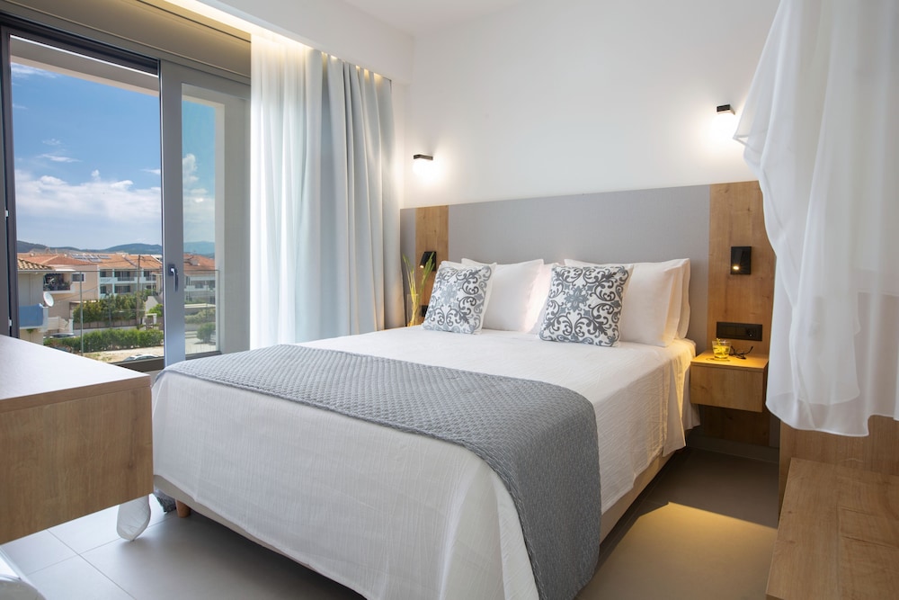 Achillion Suites photo 2