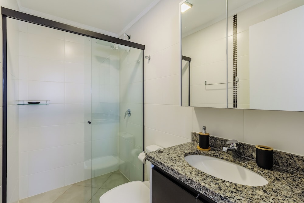 Cozy and Well-located Apartment in POA - Rfa303