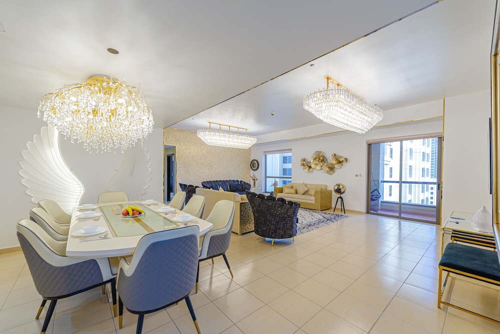 Marco Polo - Deluxe Waterfront Roomy Apt, Perfect for Groups