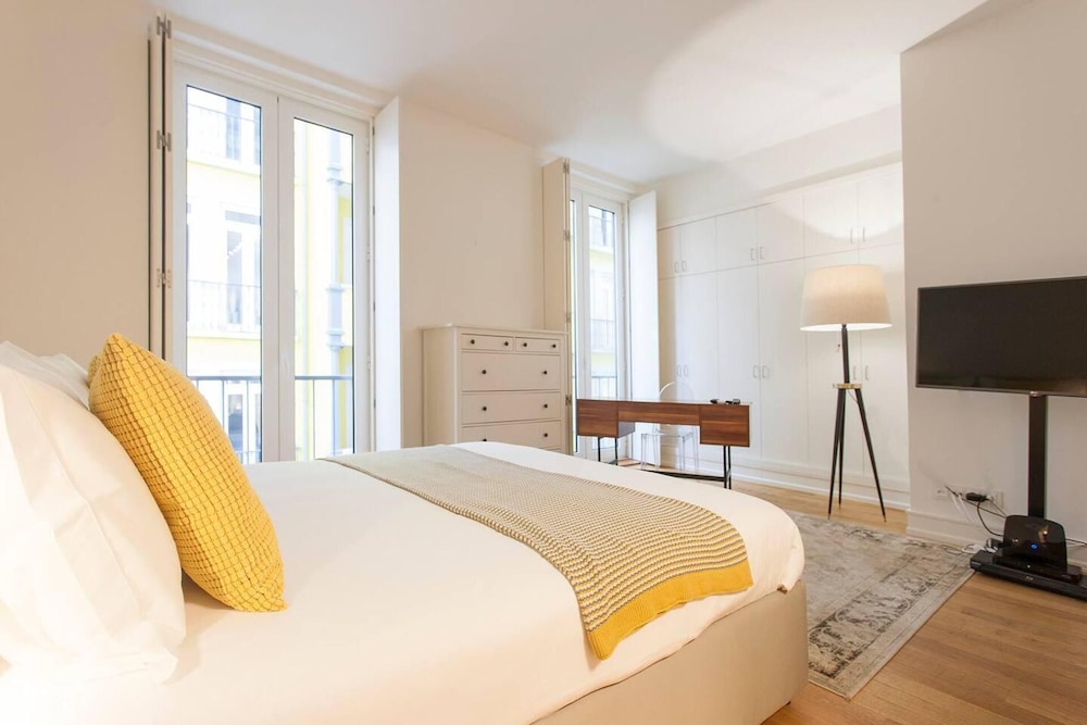 City Center Prestigious Avenue Liberdade & Garage view 3