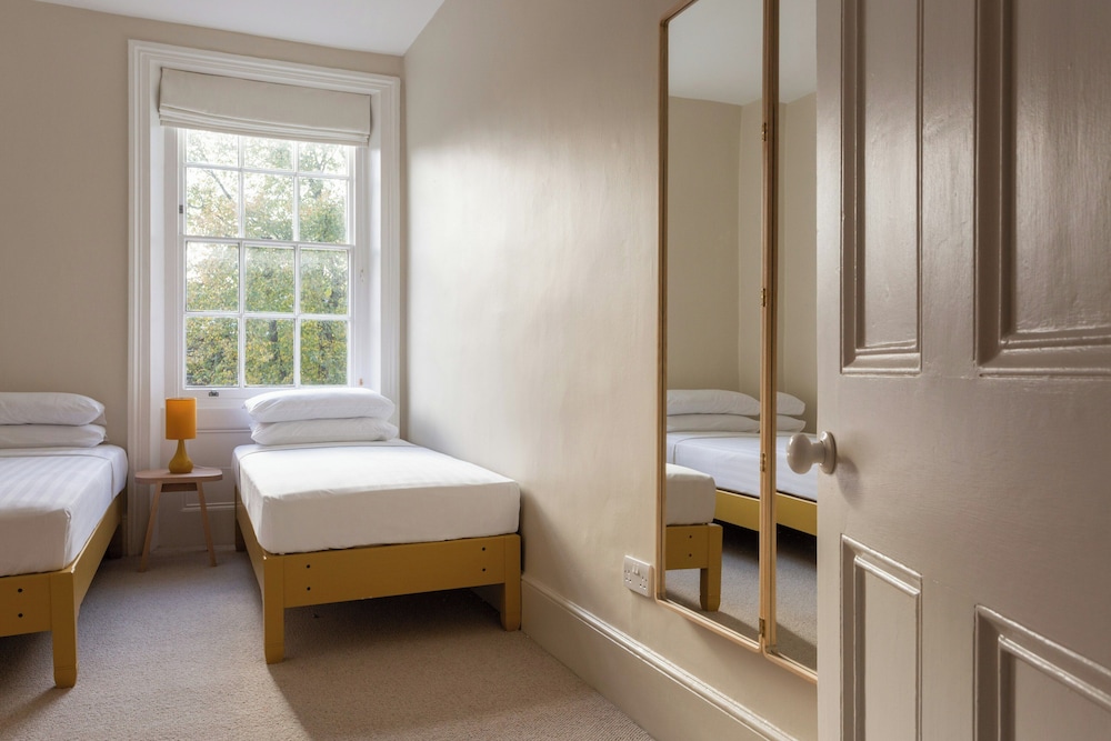 Canonbury Park North II by Onefinestay