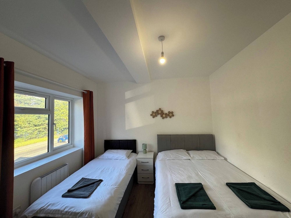 Charming Wallington Apartment With Hot Tub
