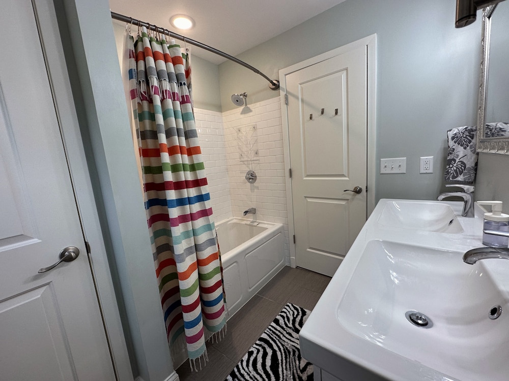 Casa Kelly 4 Bedroom Home by RedAwning - Property Image 58