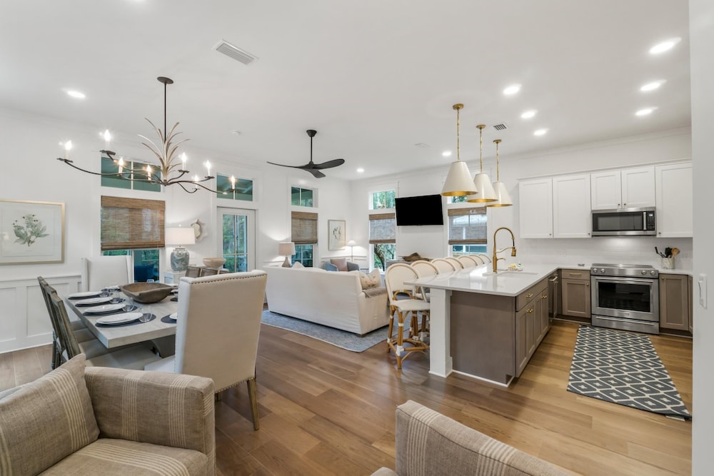 Magnolia Cottages by the Sea by Panhandle Getaways