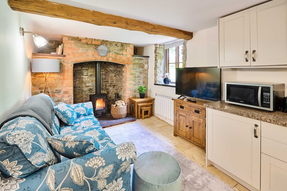 Host Stay Dipple Farm Cottage