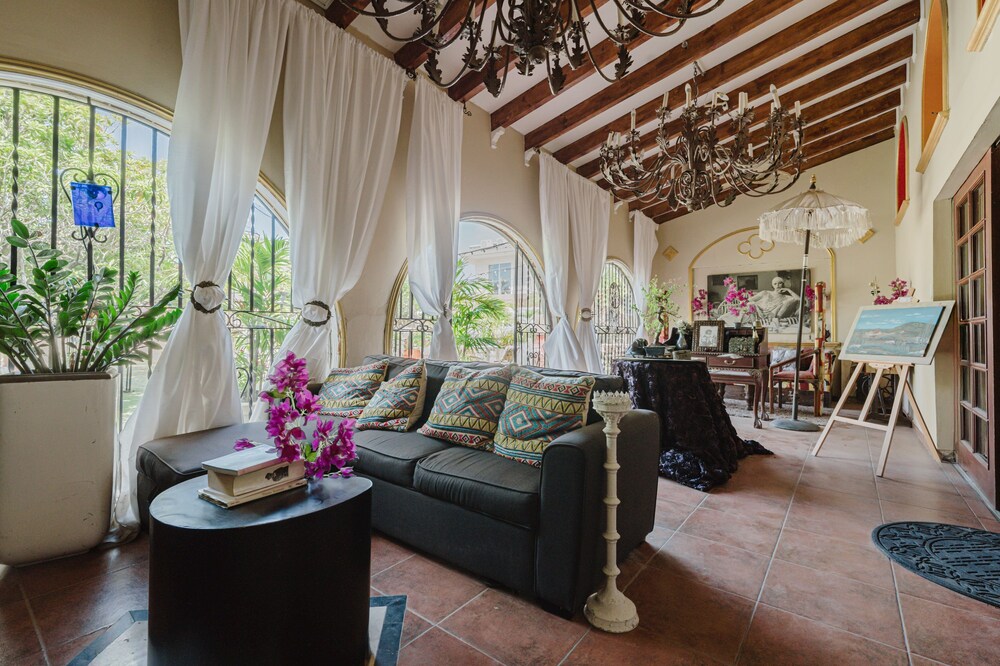 House of Mosaic Aruba - Unique Experience