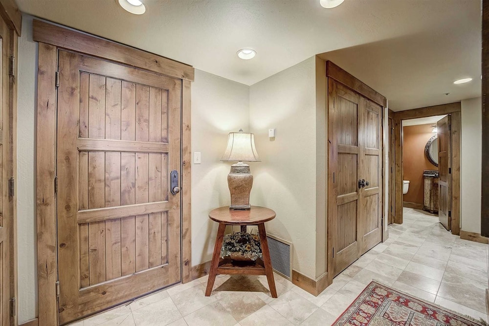 2 Ski-in/ski-out Condos w/ Hot Tubs Deer Valley Mont Cervin by Avantstay