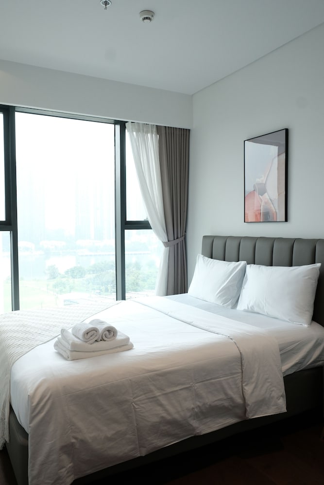 Metropole The Crest Thu Thiem Apartment