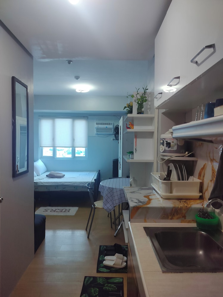 Cozy City Getaway in Quezon City - Entire Condo for Rent