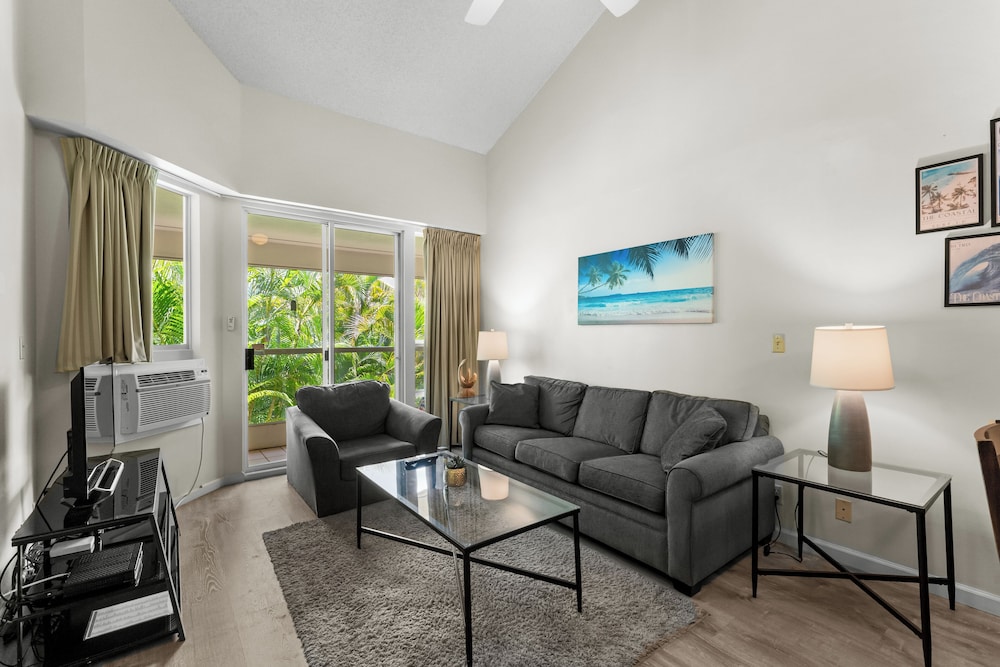 Maui Banyan A-202 by Maui Rental Group