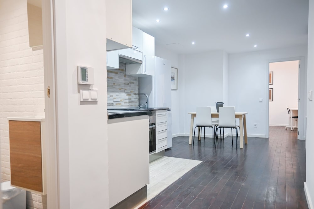 M Sen1692 Amplio Apartamento con Balc n en Calle