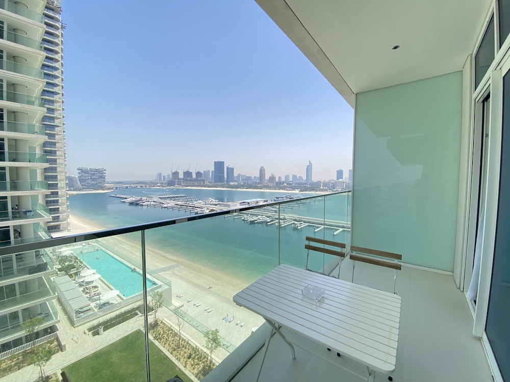 Lux BnB I Sun Rise Bay Tower I Ocean View