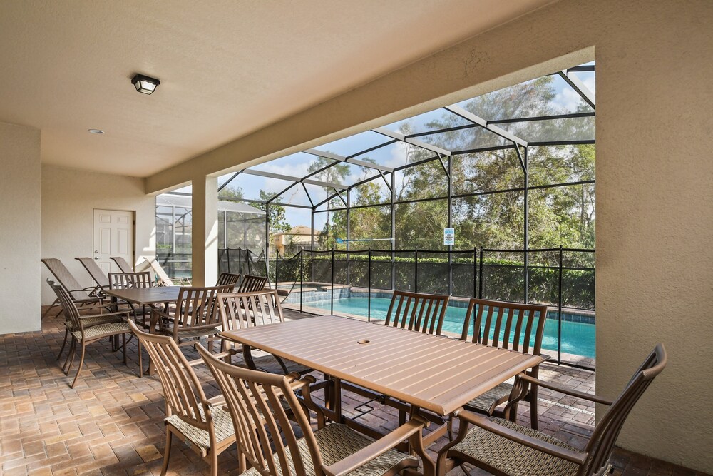 Ultimate 8BR Family Fun in Resort Near Disney!
