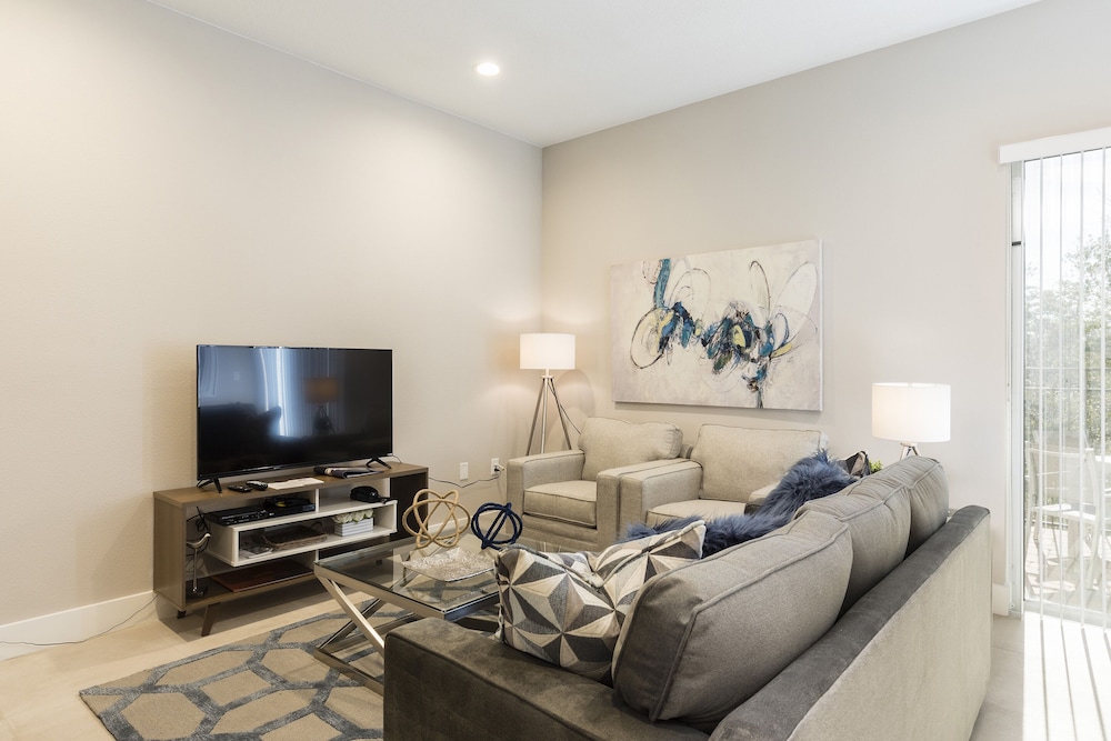 Summerville Vacation Homes by Columbia Management