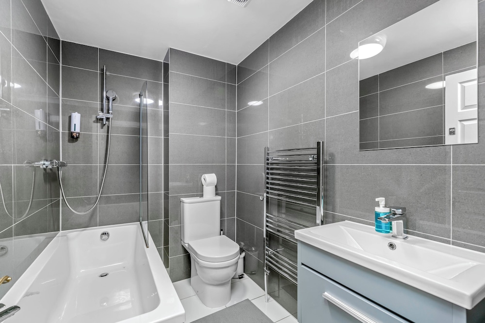 Classic Apartment Near Airport, 02 Arena, Drl, Excel Exhibition Centre