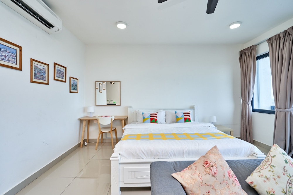OYO Home 44001 Elegant Studio Setia Alam Trefoil photo 2