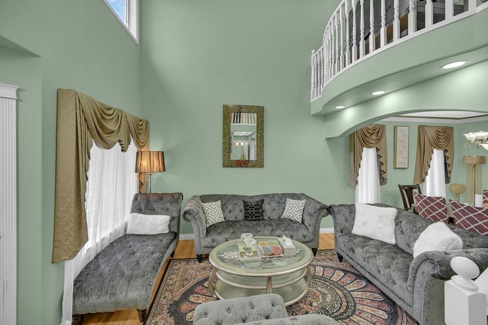 48A Luxury Lake Home w Massage Meditation Gym A C
