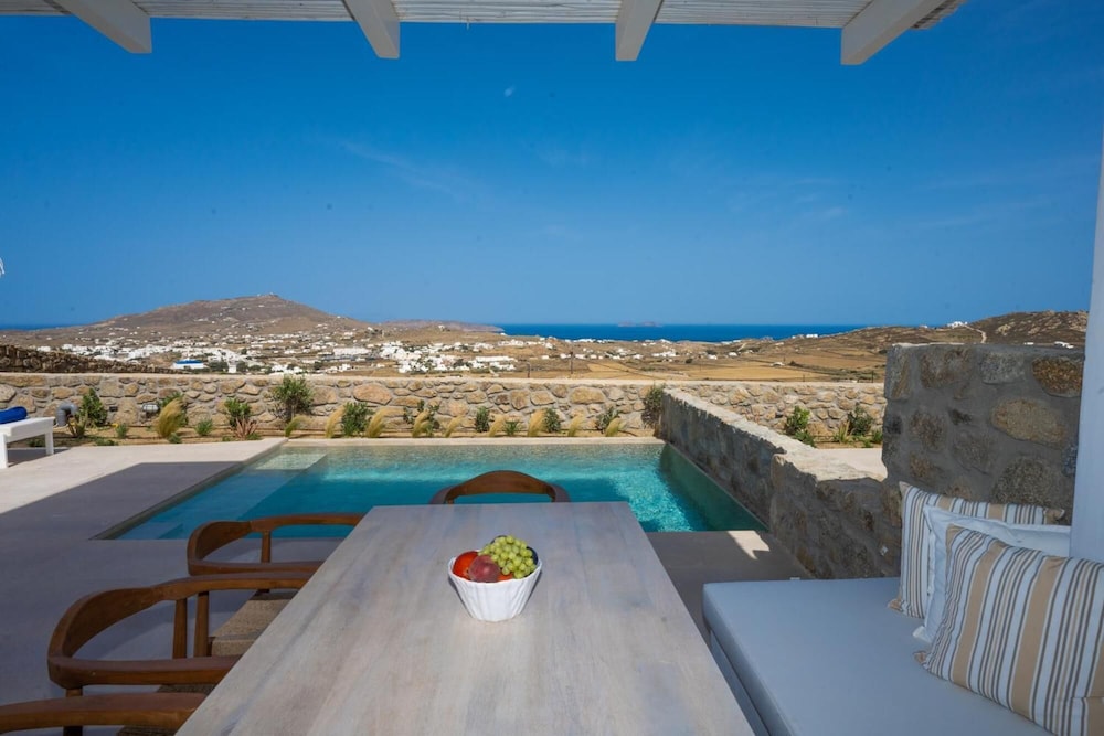 Sunrise Villa Sea View Private Pools