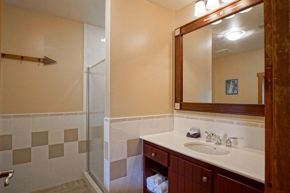 Camp 4 # 11: 3 Bedrooms + Bonus Sleeping Den, 3.5 Baths: Slope Side