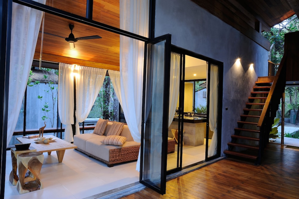 Villa Thalanena By The Beach