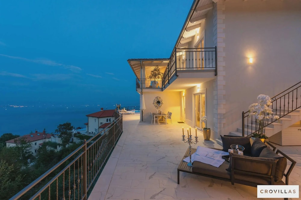 Villa Lauriana Nearby Opatija - Crovillas